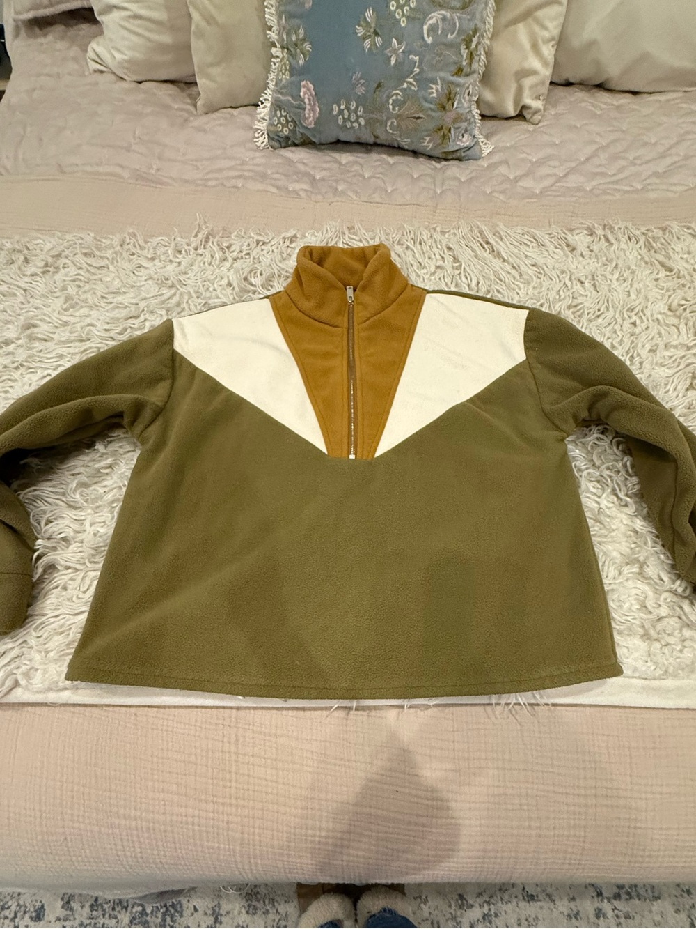 Sezane Olive Green Half-Zip Fleece Pullover with Cream & Tan Accents